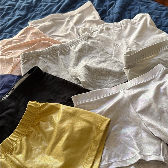 Cartwheel Shorts Collection - Picture 2 of 3